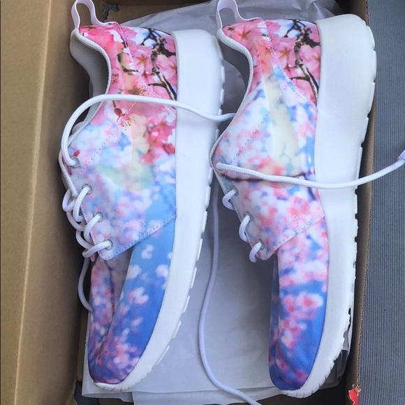 Nike Shoes - Nike Roche One Cherry sneakers